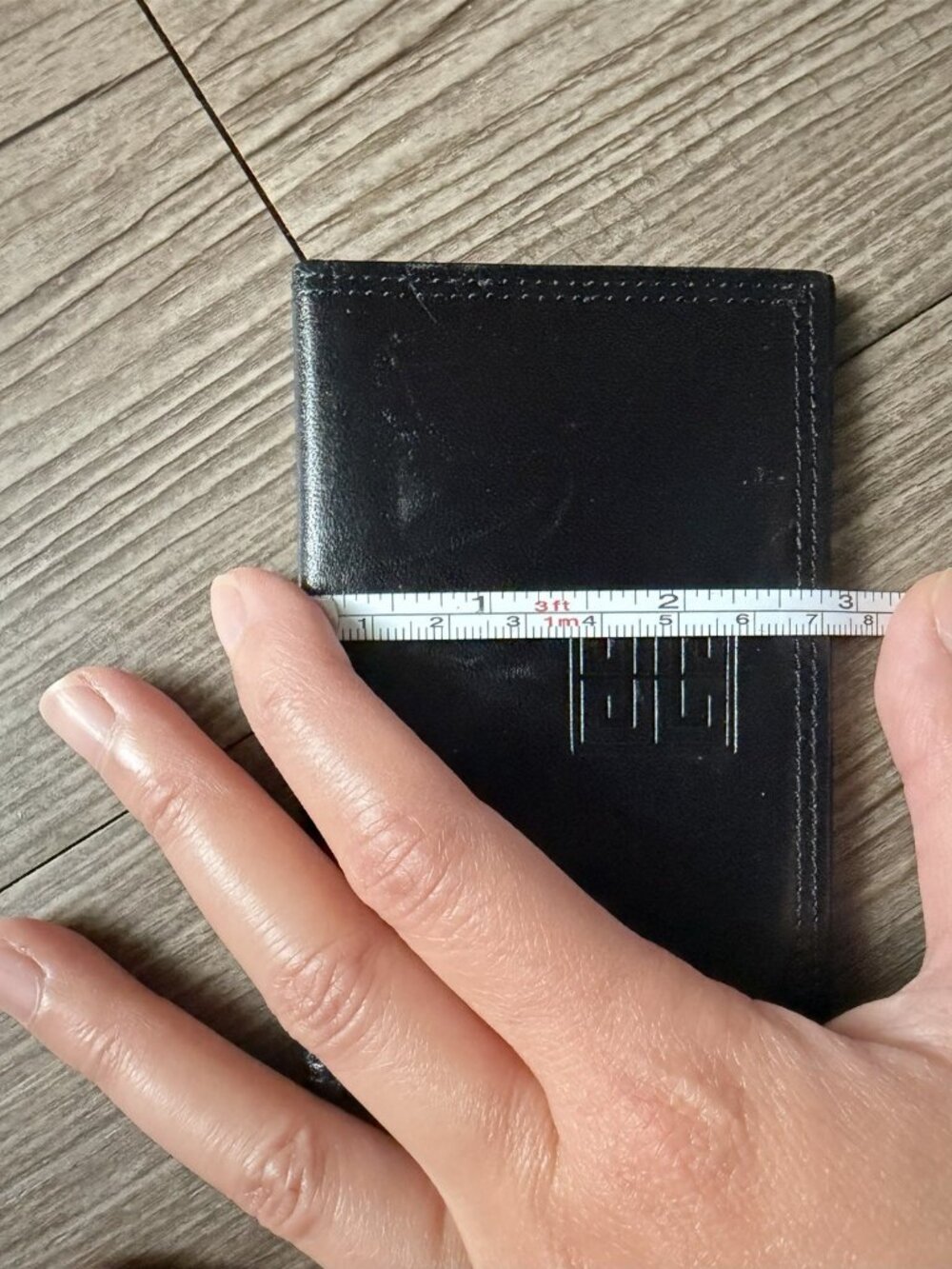 Givenchy Paris Men’s Black Leather Bifold Card Wallet Engraved Logo Minimalistic - Picture 8 of 9